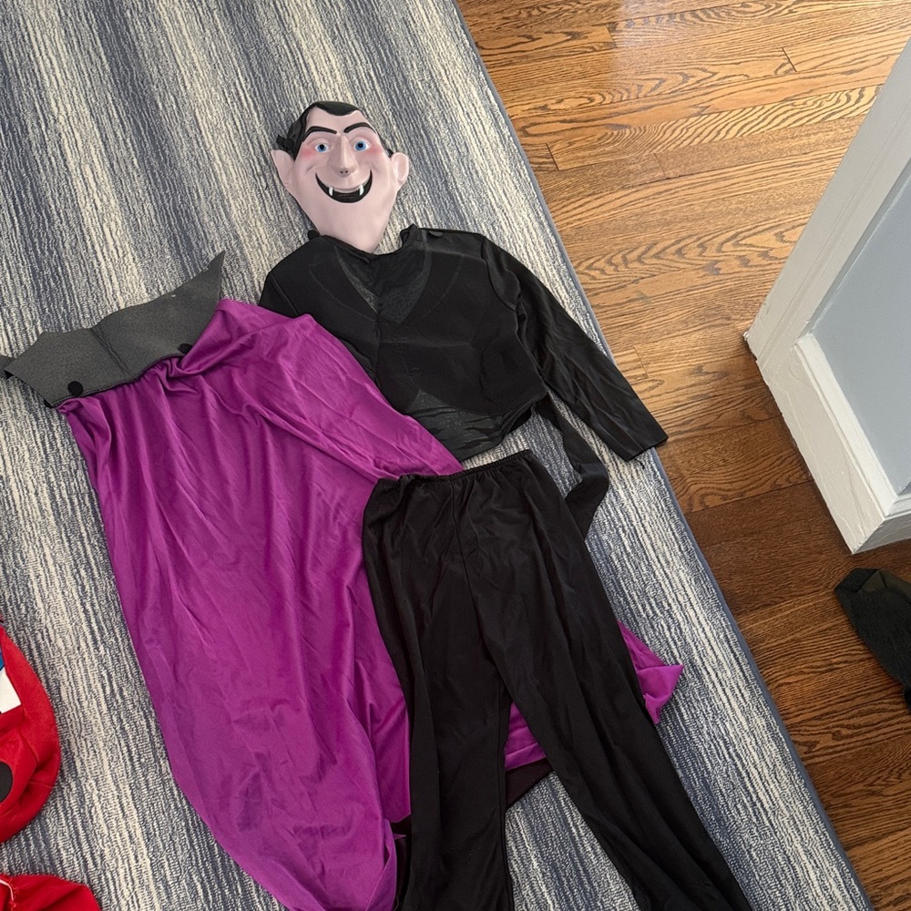 Kids Vampire Costume with Cape/ Hotel Transylvania